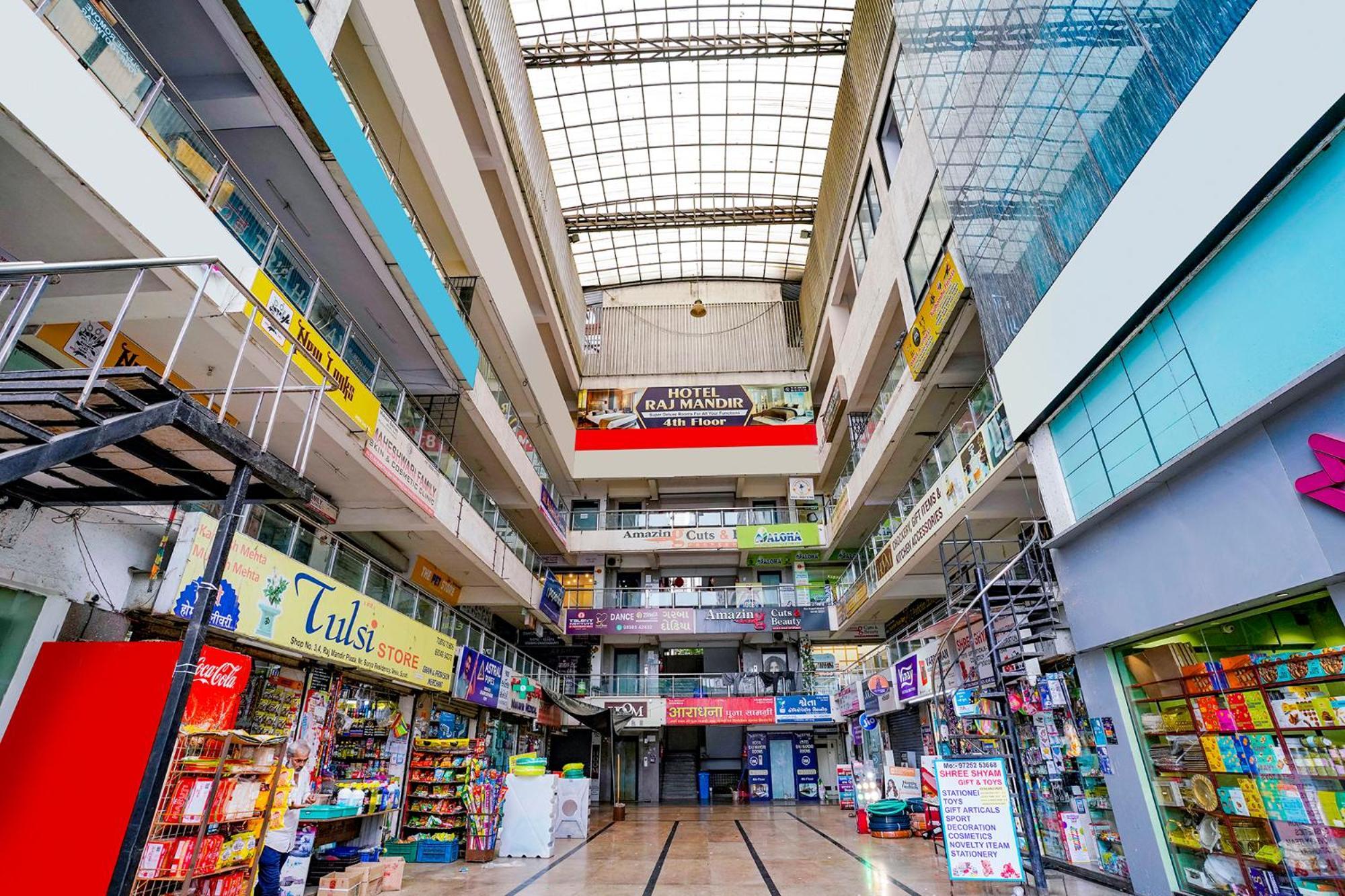 Oyo 74642拉杰曼迪尔酒店 Bhatha 外观 照片